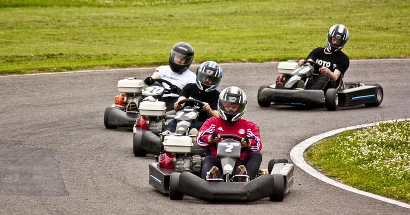 Comment préparer un kart de location avant une course entre amis