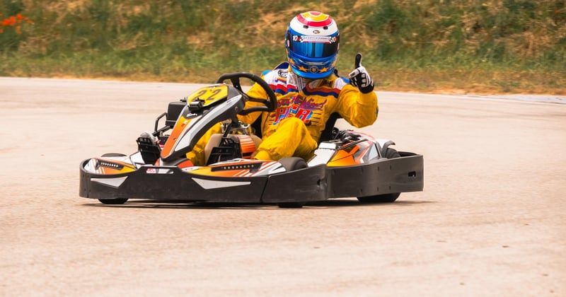 Quelle pression de pneus adopter pour une piste mouillée en karting ?